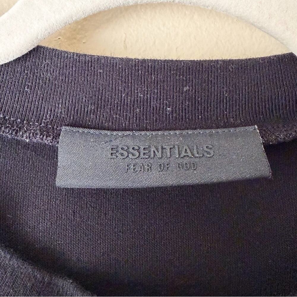 Fear of God Essentials | Crewneck Short Sleeve T-Shirt Rubber Logo Black Large - Picture 6 of 7